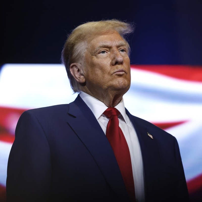 Трамп: Падіння цін на нафту може допомогти Україні