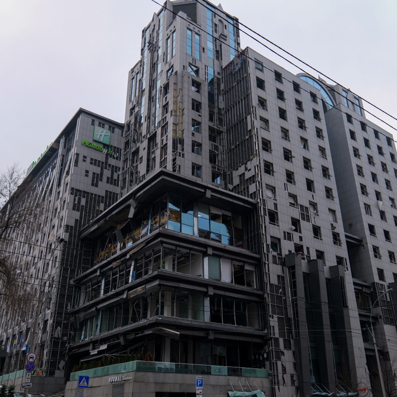 Відновлення роботи готелю Holiday Inn Kyiv після обстрілу
